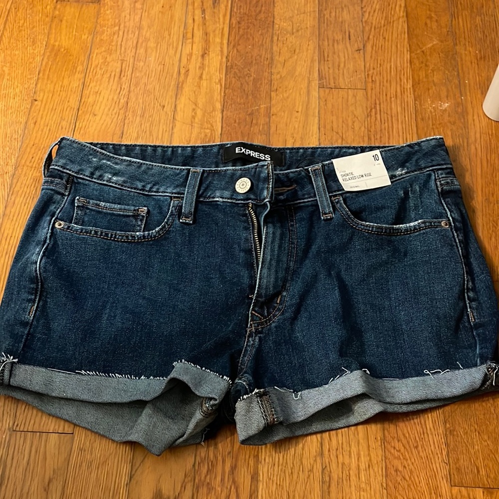 Express Low rise shorts